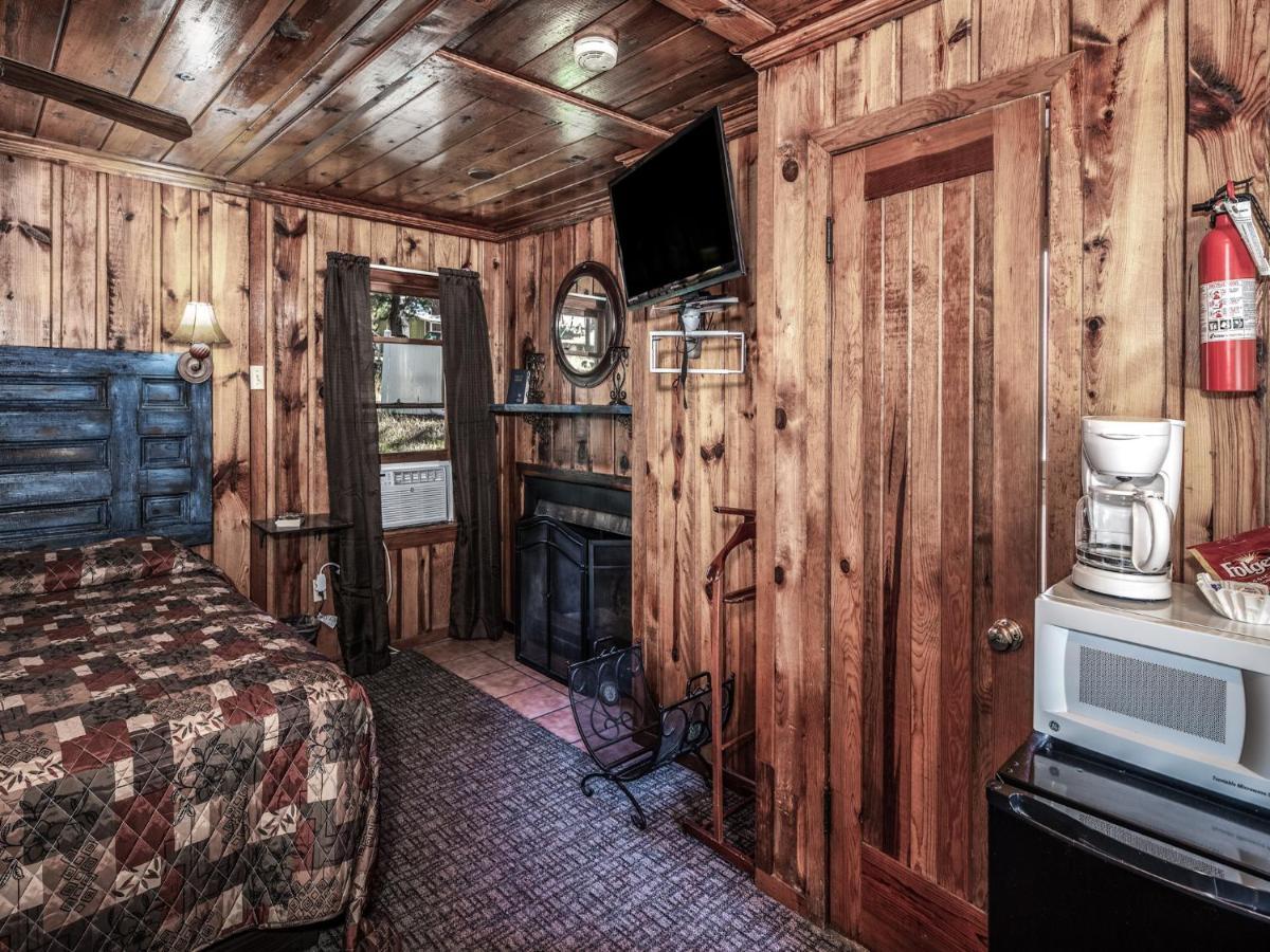 Apache Village 4, King Studio, Midtown, Sleeps 2 رويدوسو، نيومكسيكو المظهر الخارجي الصورة